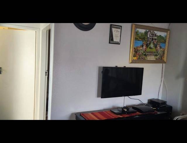 2 BEDROOM HOUSE FOR SALE IN HOSPITAL VIEW